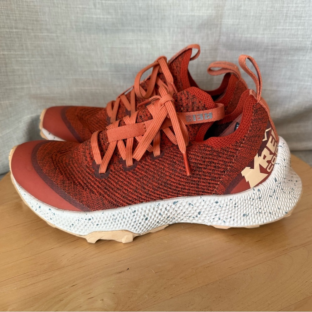 REI CO-OP Swiftland MT Trail Running Shoes Orange Hiking Sneakers W8.5 Like New